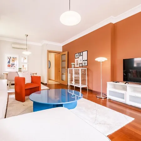 Spacious Flat 3 Min To Coast And Bagdat Avenue *