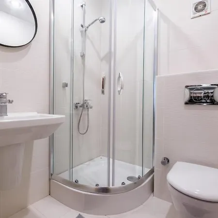 Apartment Spacious Flat 3 Min To Coast And Bagdat Avenue *