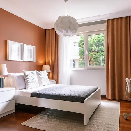 Apartment Spacious Flat 3 Min To Coast And Bagdat Avenue *