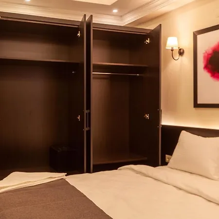Lilium Luxury Suites 2*