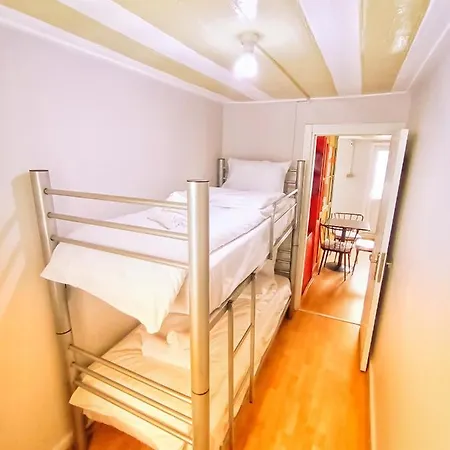 Hostel Taksim History Wooden *