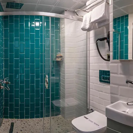 Отель Heaven Inn Airport Hotel 3*