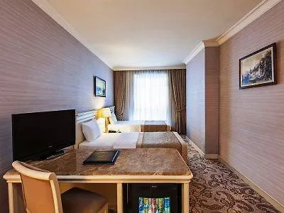 Elite World Comfy Taksim Hotell 4*