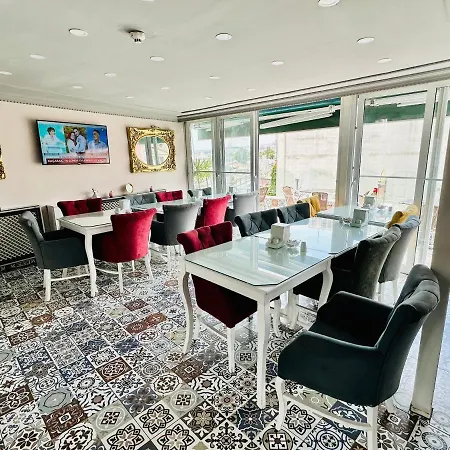 Crowned Hotel Provincia di Istanbul