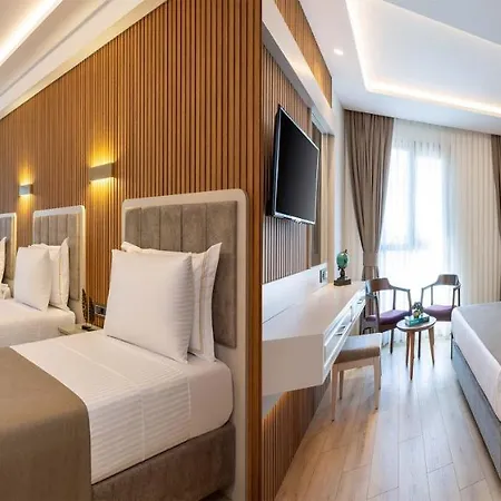 Отель Carina Gold And Restaurant 4*