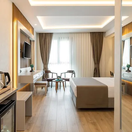 Отель Carina Gold And Restaurant 4*