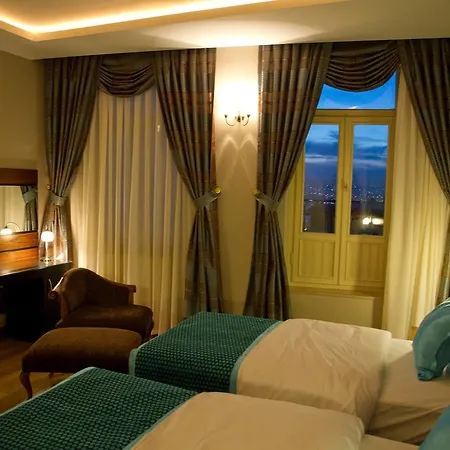 Au Pera Hotel 5*