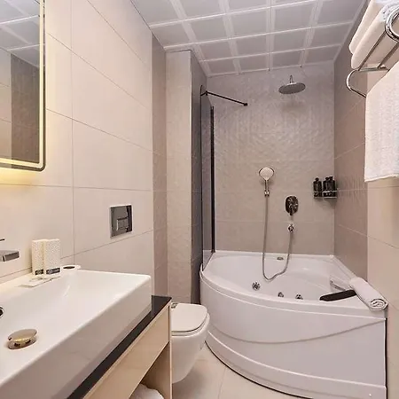Operla Airport Hotels, Tm *