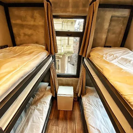 Hostel Nomad Karakoey *