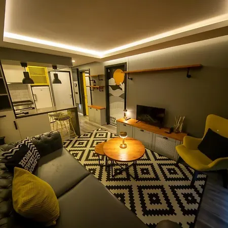 Aparthotel Ava Center *
