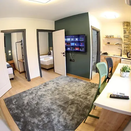Mia Mia Aparthotel *