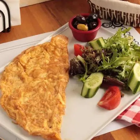 Bed & Breakfast 5 Mins To Airport Private *