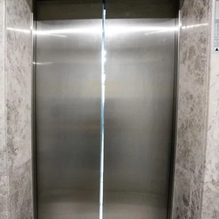 Near Airport Metro 1-bdr Wi-fipoolgym Apartament
