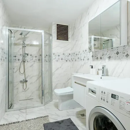 Vibrant Duplex With Terrace 2 Min To Cevahir Mall *