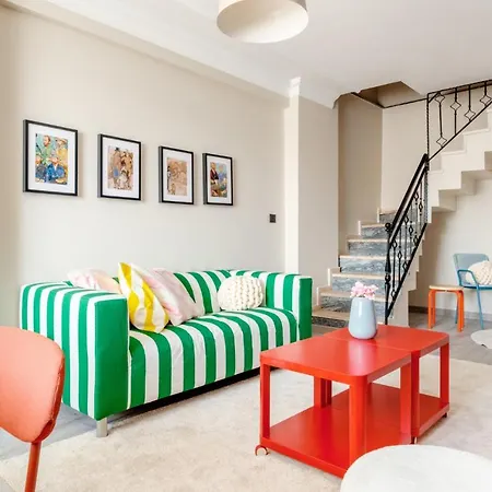 Daire Vibrant Duplex With Terrace 2 Min To Cevahir Mall İstanbul