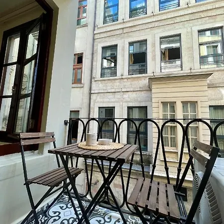 K&y In Taksim Istiklal Street Apartment