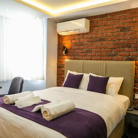Yellow Mansion Aparthotel