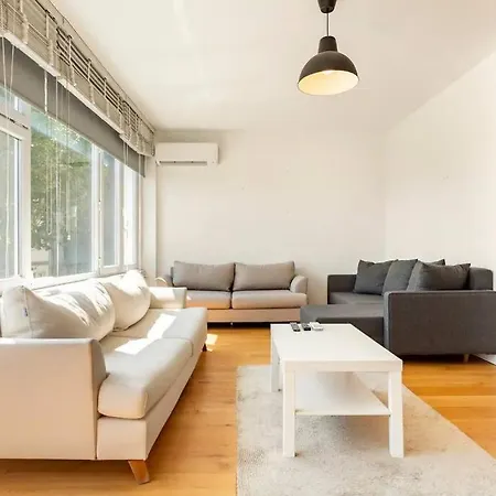 アパート 4 Bedroom Spacious In Nisantasi イスタンブール
