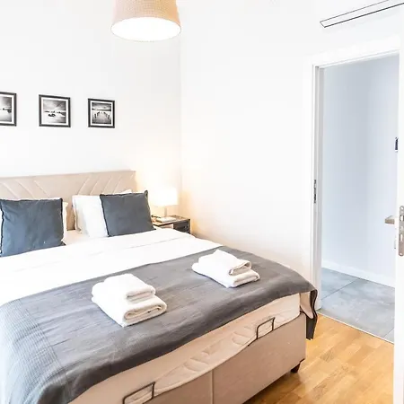 Apartament Near Airport Metro 1-bdr Wi-fipoolgym *