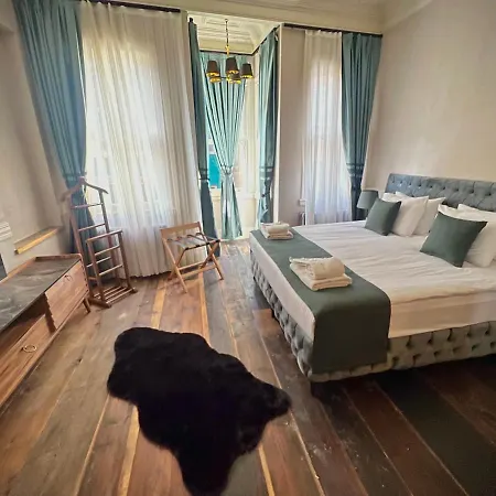 Olivera Suites Balat Pansiyon