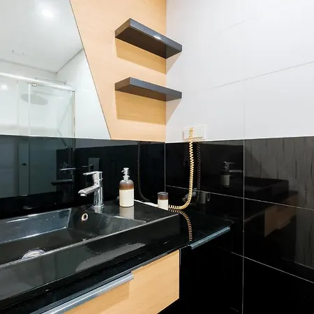 Apartment Lux W Balcony 1 Min To Metro In Merter