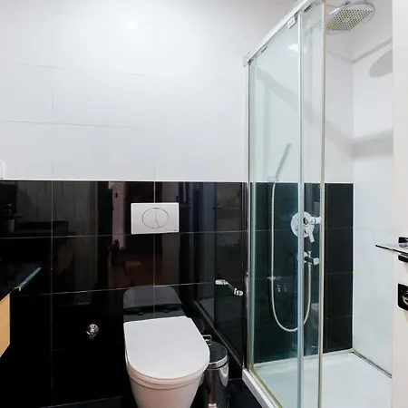 Apartment Lux W Balcony 1 Min To Metro In Merter