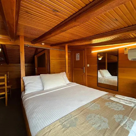 Le Safran 3* Стамбул