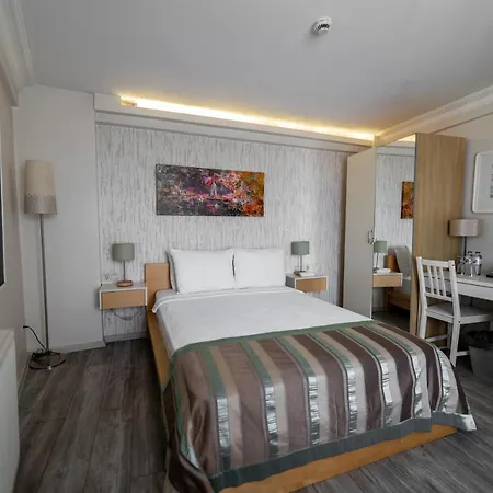 Elanaz Hotel 3*