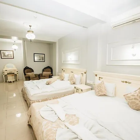 Safran Aparthotel 3*