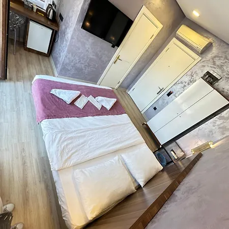 Alyon Hotel 3*