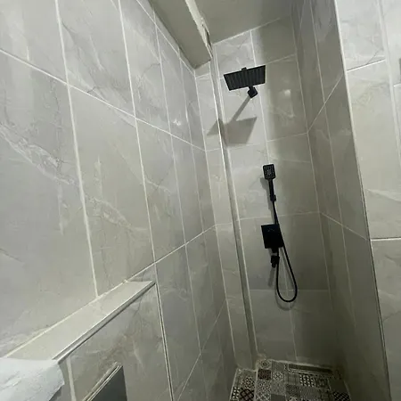 Grand Bella Vista Hostel