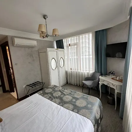 Aly Port Hotel