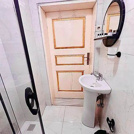 Alhambra Aparthotel
