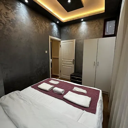 Alyon Hotel 3*