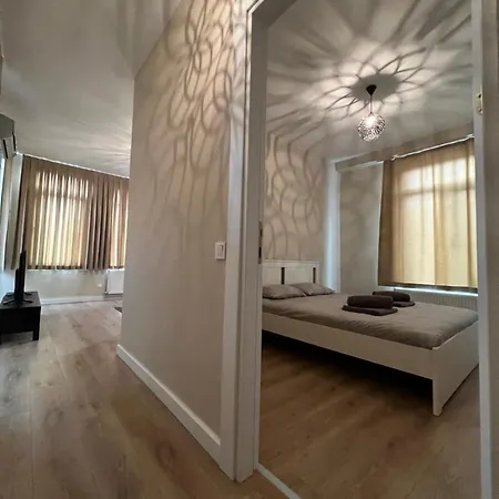 Apartment Imperial Suits