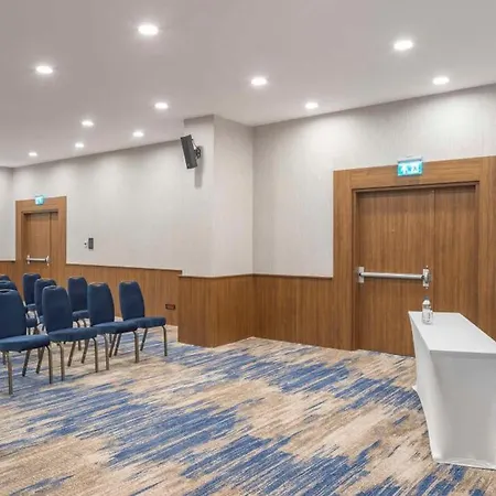 Hampton By Hilton Airport, Arnavutkoy Hotel