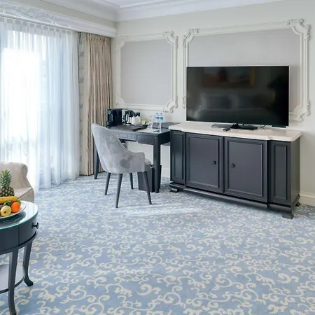 Dekalb Hotel *