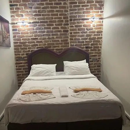Hostel Grand Bella Vista *