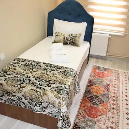 Estampolis Gazde/Camere de închiriat