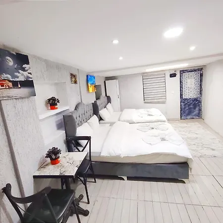 Taksim Luxurious Center Apartment