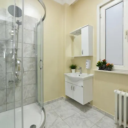 Center 5 Apartament *