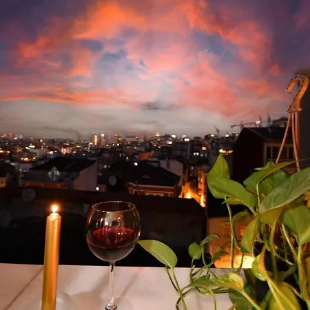 Historical Levantine Flat @heart Of Taksim
