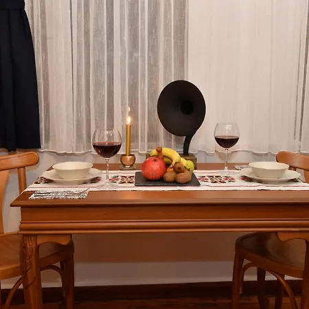 Historical Levantine Flat @heart Of Taksim Apartment