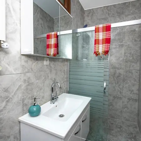 Historical Levantine Flat @heart Of Taksim Apartment *