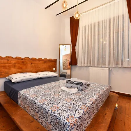 Historical Levantine Flat @heart Of Taksim Apartment Istanbul