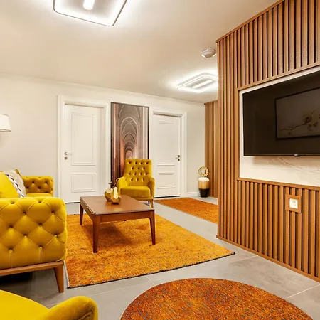 Bellavia Deluxe Apartment *