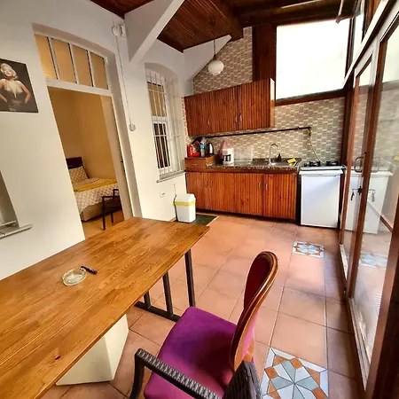 Pin Exclusive 1 Bd Harbiye Gardn Стамбул