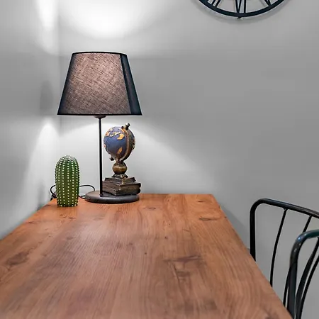 Appartamento Bright & Cozy 2br Located In The Heart Of Living