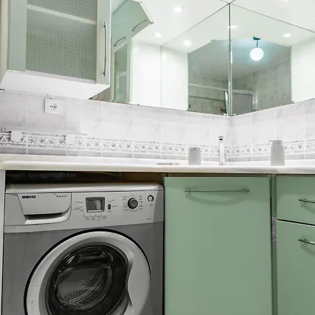 Bright & Cozy 2br Located In The Heart Of Living