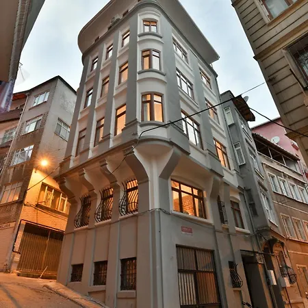 Hayyam House / Heart Of Taksim Apartment Istanbul